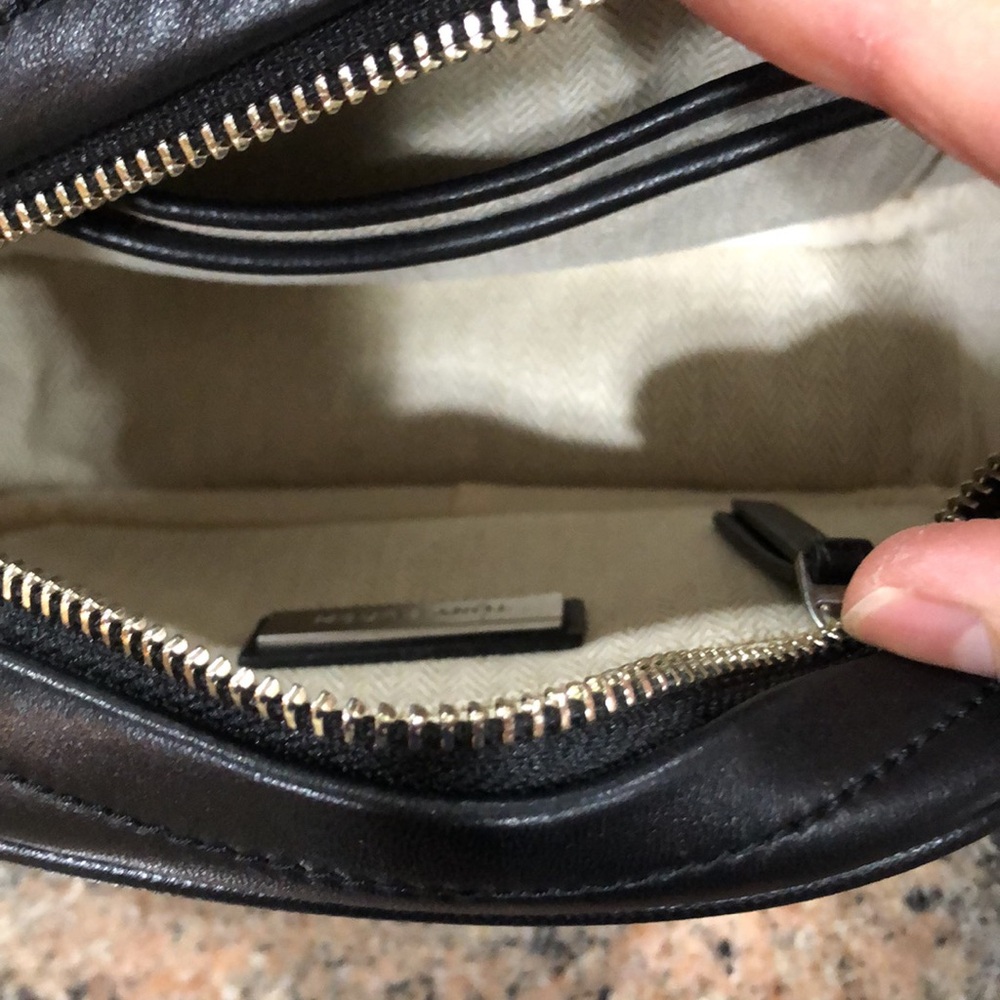 Tory Burch Small Chevron Camera Bag - Picture 4 of 4